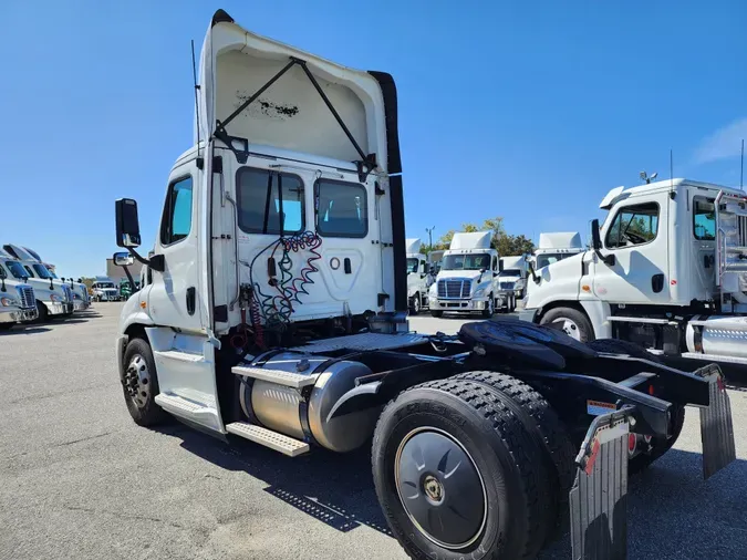 2018 FREIGHTLINER/MERCEDES CASCADIA 113