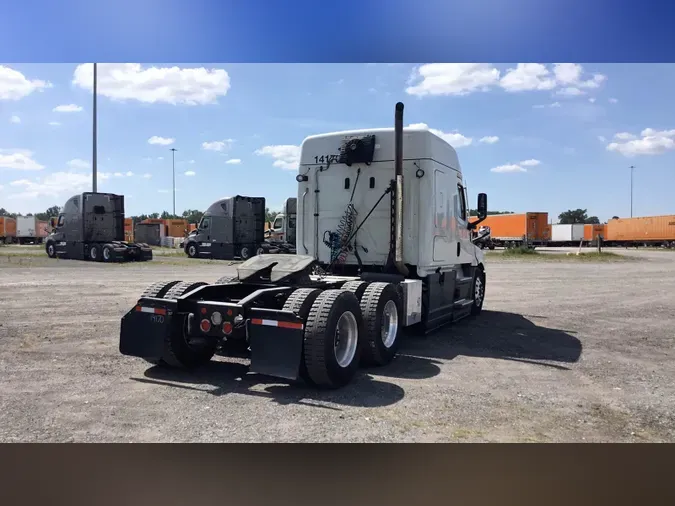 2022 Freightliner Cascadia 126