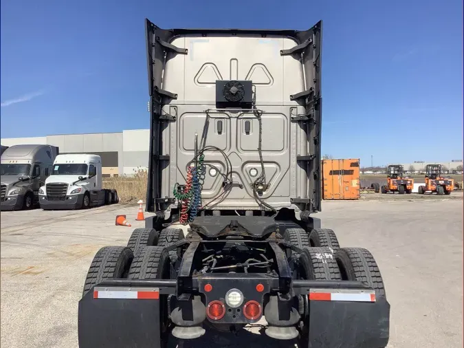 2020 Freightliner Cascadia