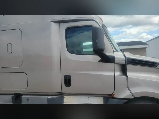 2020 Freightliner Cascadia 126