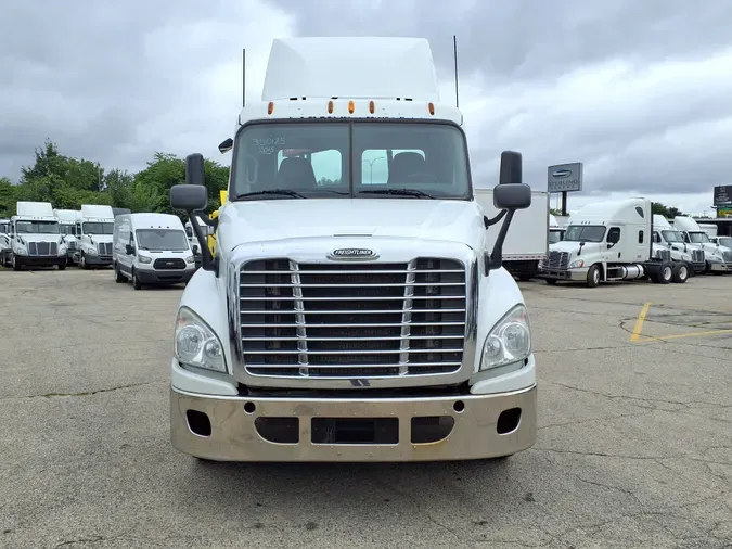 2015 FREIGHTLINER/MERCEDES CASCADIA 125