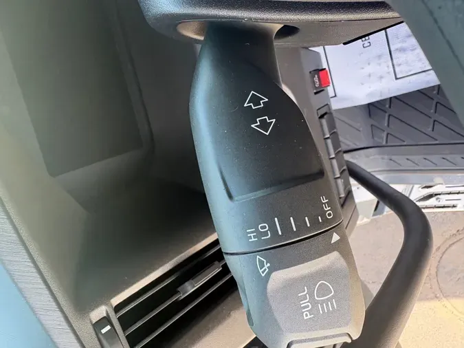 2027 VOLVO TRUCK VNL64TV04