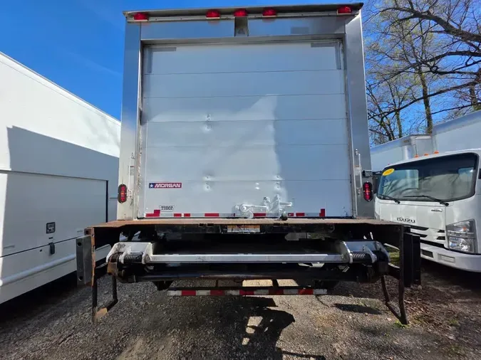 2017 FREIGHTLINER/MERCEDES M2 106