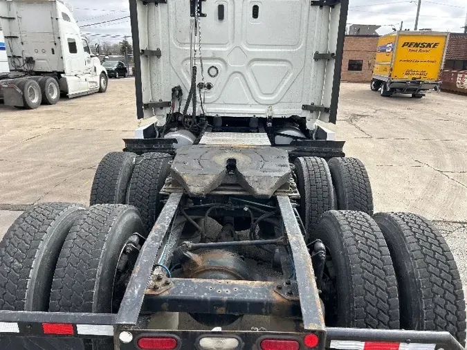 2018 Freightliner T12664ST