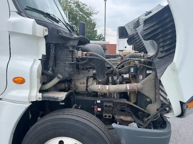 2015 FREIGHTLINER X12564ST