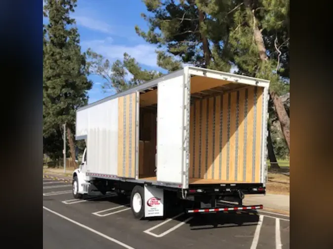 2020 Freightliner Business Class M2 106