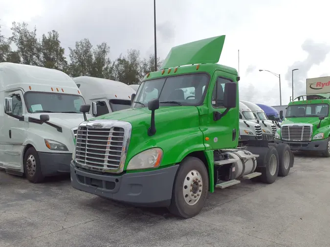 2016 FREIGHTLINER/MERCEDES CASCADIA 125a5e54ca0f40c79f379e4aeefe3064743