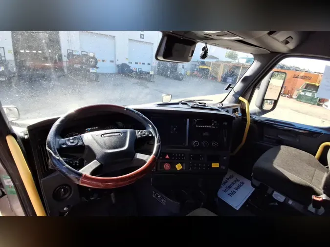 2023 Freightliner Cascadia 126
