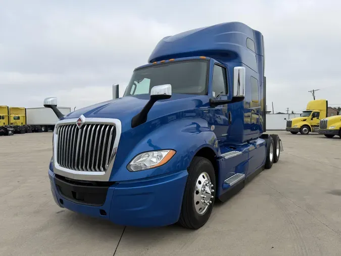 2022 International LT625