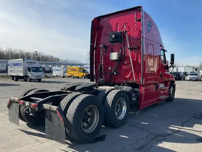 2019 Freightliner X12564ST