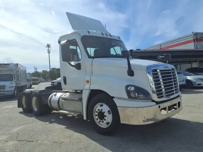 2019 FREIGHTLINER/MERCEDES CASCADIA 125