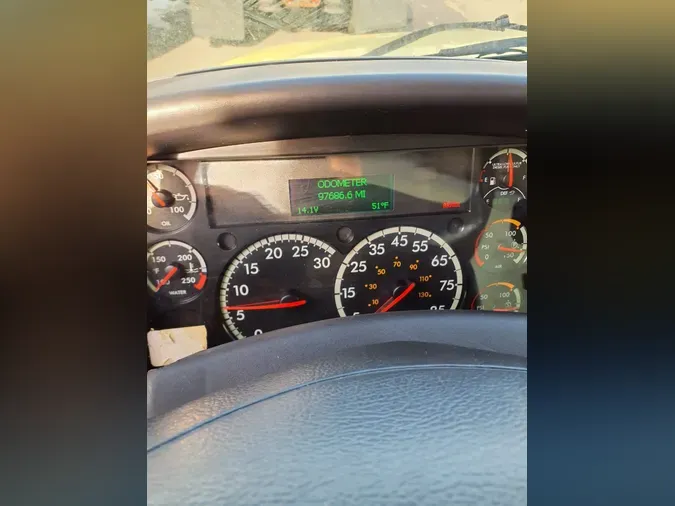 2016 FREIGHTLINER/MERCEDES M2 106