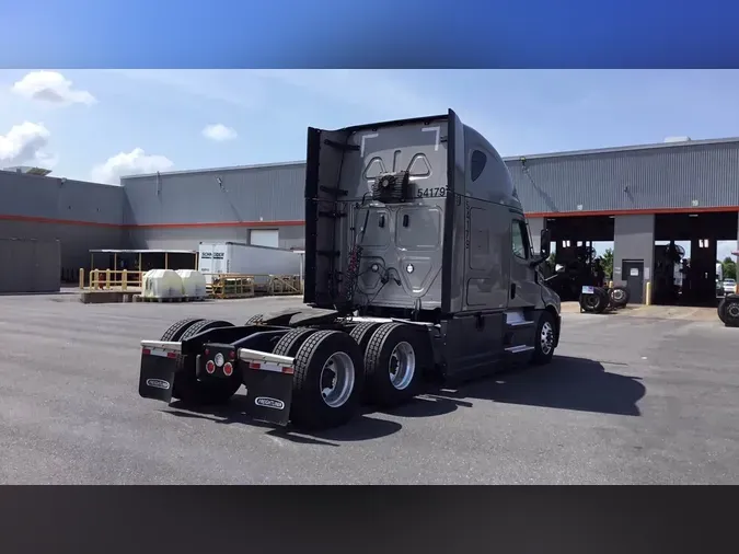 2023 Freightliner Cascadia 126a5f9cd2d1769c8dc7c0058d4aef7a9c5