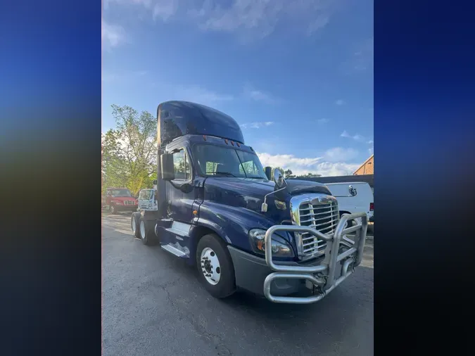 2020 FREIGHTLINER CASCADIA 125