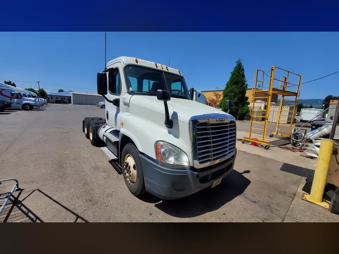 2014 FREIGHTLINER/MERCEDES CASCADIA 125