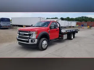 2022 Ford F600