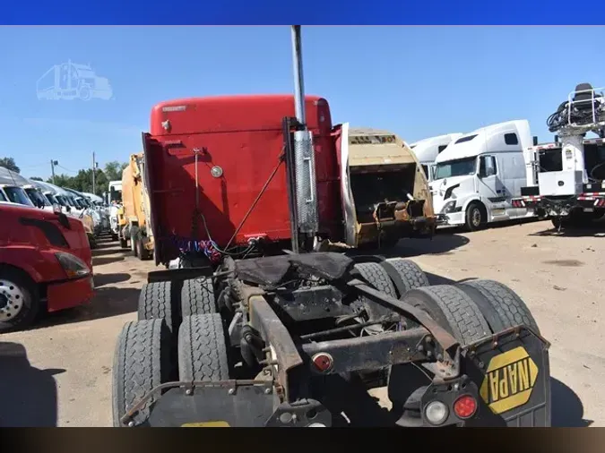 2003 FREIGHTLINER FLD120