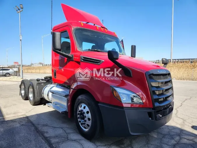 2020 FREIGHTLINER Cascadia 126