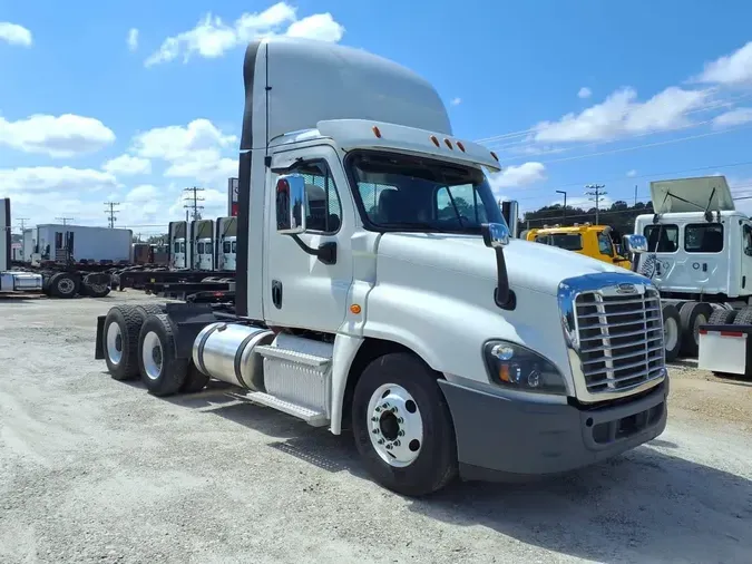 2020 FREIGHTLINER/MERCEDES CASCADIA 125a609c636a94a8ac4740647390f6d7bf0