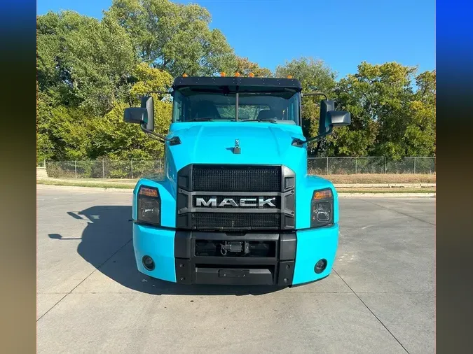 2020 MACK AN64T