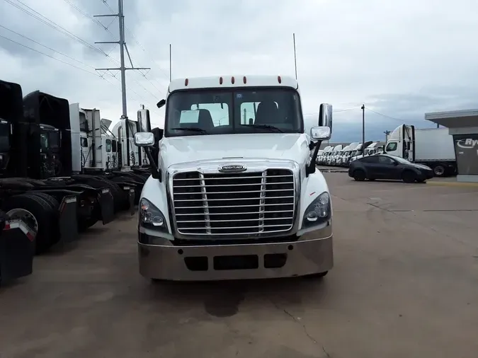 2020 FREIGHTLINER/MERCEDES CASCADIA 125
