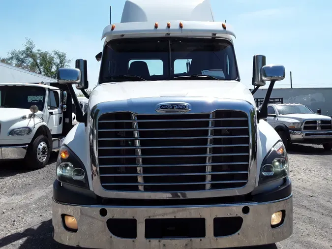 2017 FREIGHTLINER/MERCEDES CASCADIA 125