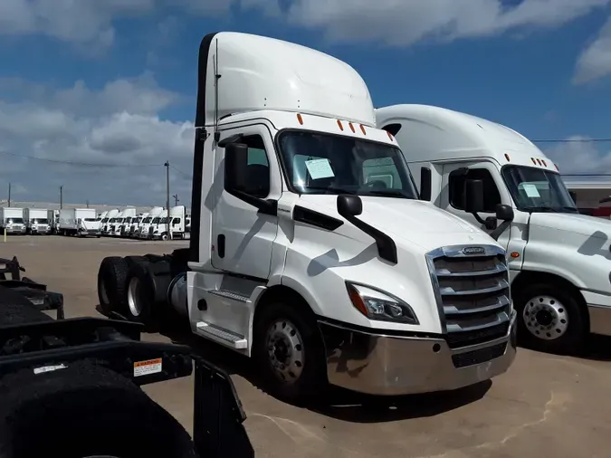 2019 FREIGHTLINER/MERCEDES NEW CASCADIA 116