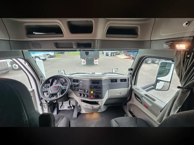 2021 Peterbilt 579