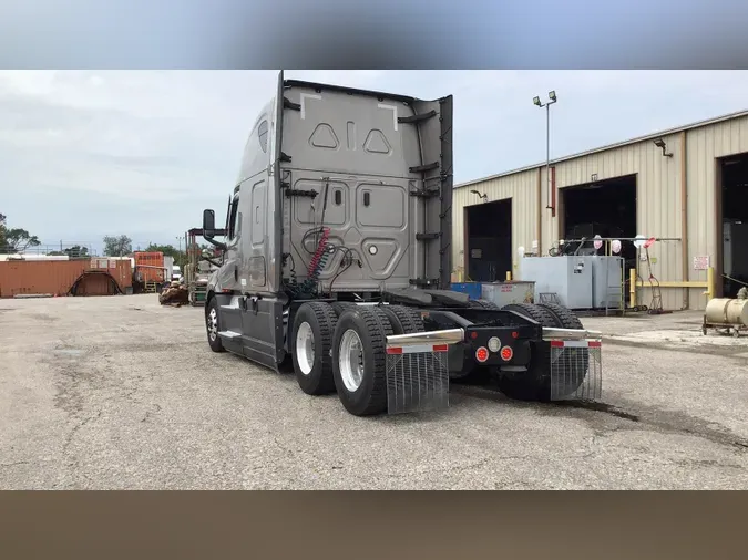 2023 Freightliner Cascadia