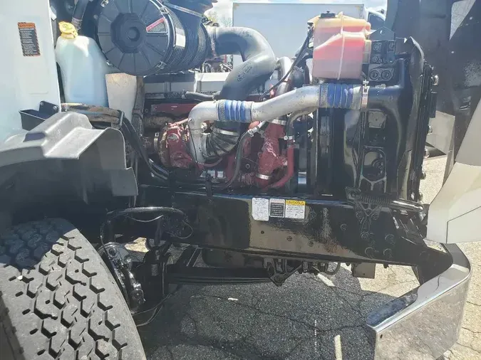 2016 MACK GU813