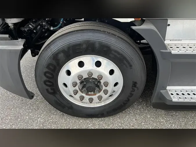 2021 FREIGHTLINER CA116