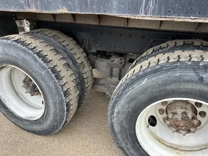 1996 INTERNATIONAL 2674SF