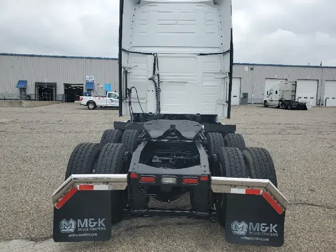 2021 VOLVO VNL64T860