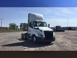 2020 Freightliner Cascadia 126