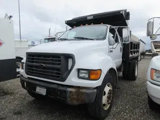 2000 FORD F750