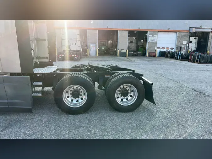 2022 Freightliner Cascadia 126