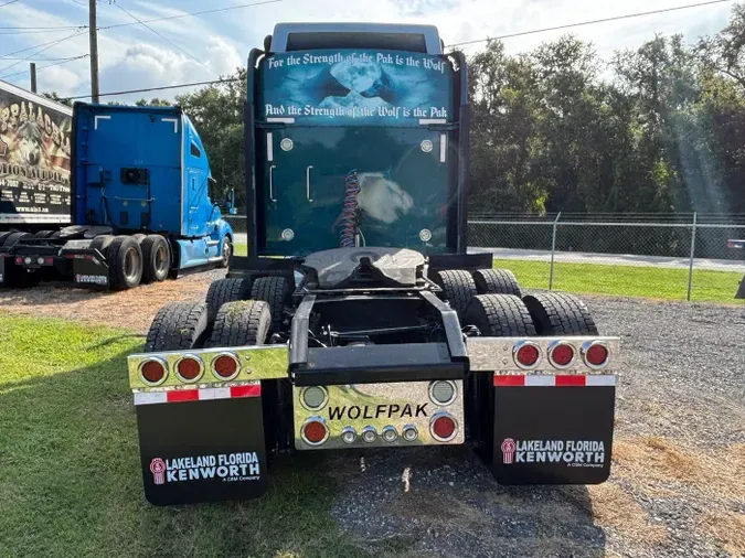 2021 Kenworth W900L