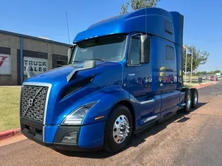 2022 VOLVO VNL860
