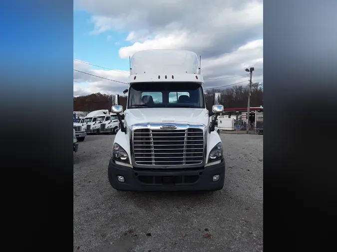 2018 FREIGHTLINER/MERCEDES CASCADIA 125