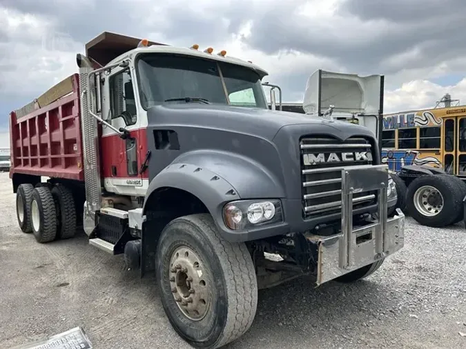 2014 MACK GRANITE GU713