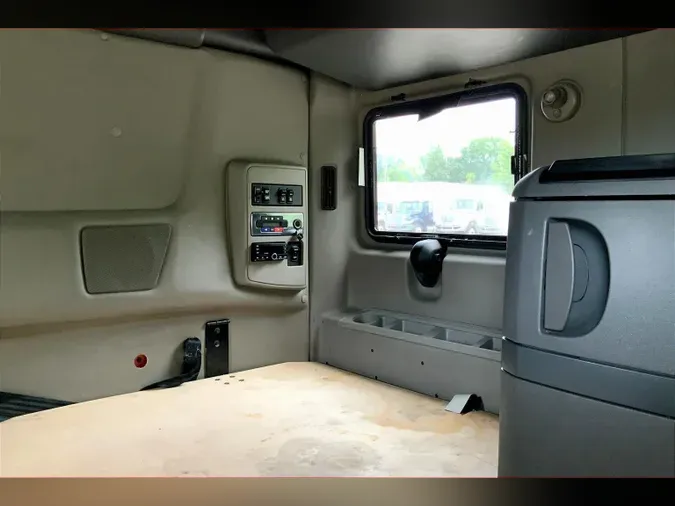 2022 INT LT625 6x4
