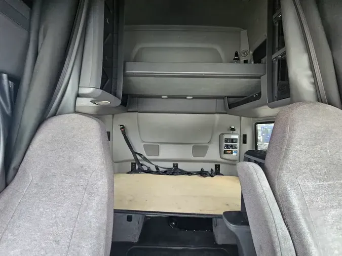 2020 NAVISTAR INTERNATIONAL LT625 SLPR CAB