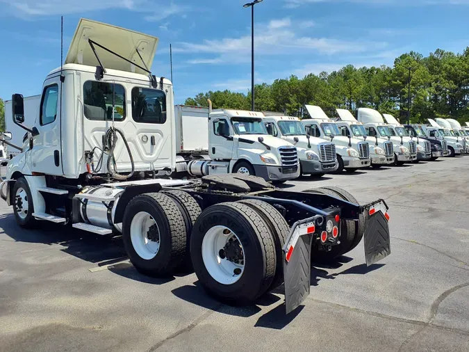 2019 FREIGHTLINER/MERCEDES NEW CASCADIA PX12664