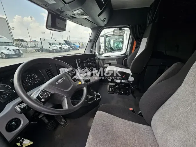 2021 FREIGHTLINER Cascadia 126
