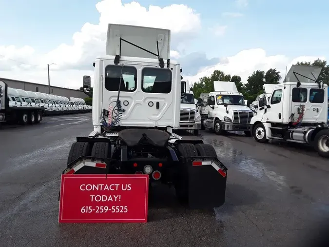 2020 FREIGHTLINER NEW CASCADIA 126