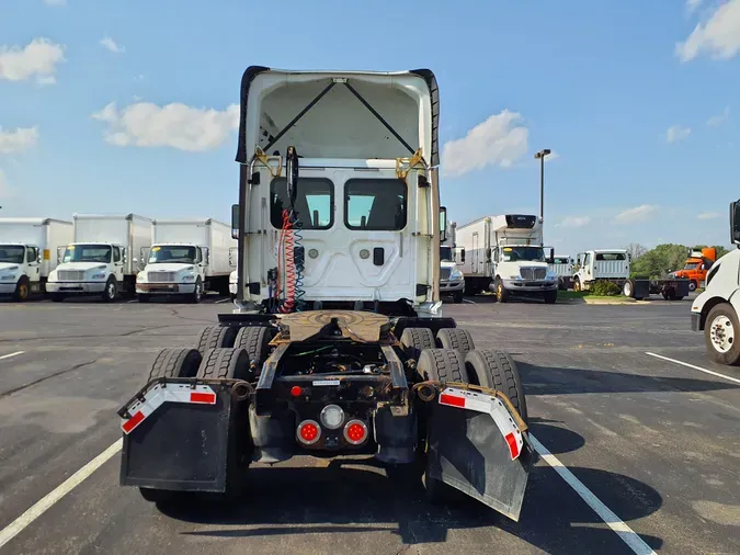 2017 FREIGHTLINER/MERCEDES CASCADIA 125