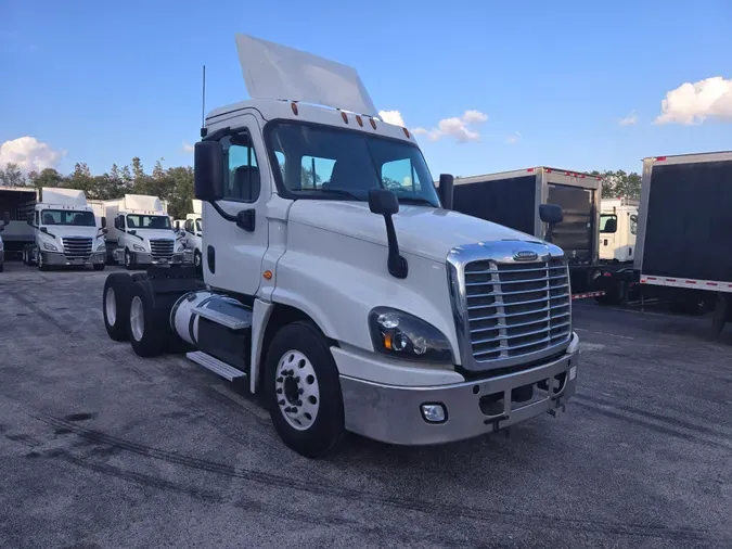 2018 FREIGHTLINER/MERCEDES CASCADIA 125