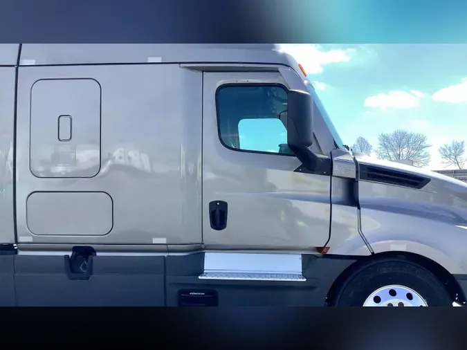 2024 Freightliner Cascadia 126