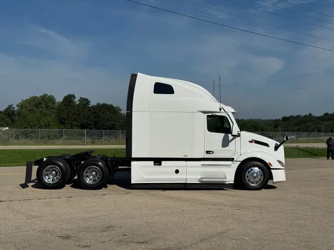 2024 PETERBILT 579