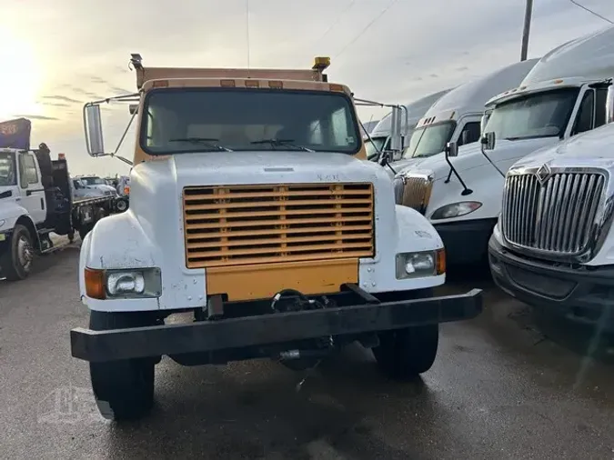 2002 INTERNATIONAL 4900